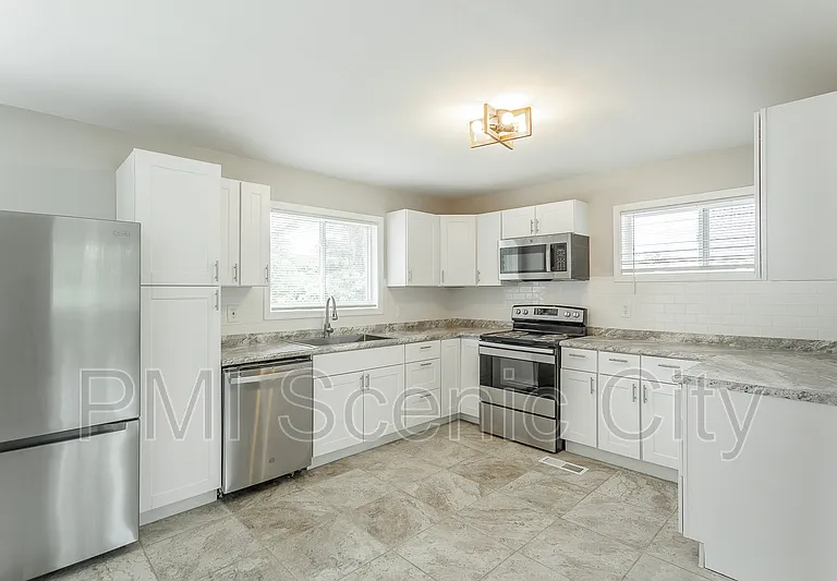 1375 Orbit Dr — Photo 27