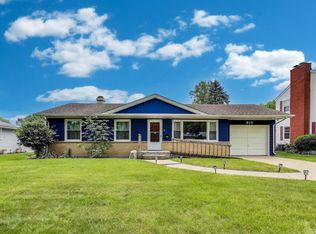 915 Carol Ave, Elgin, IL 60123