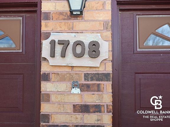 2nd image of 1708 E Labrador Blvd