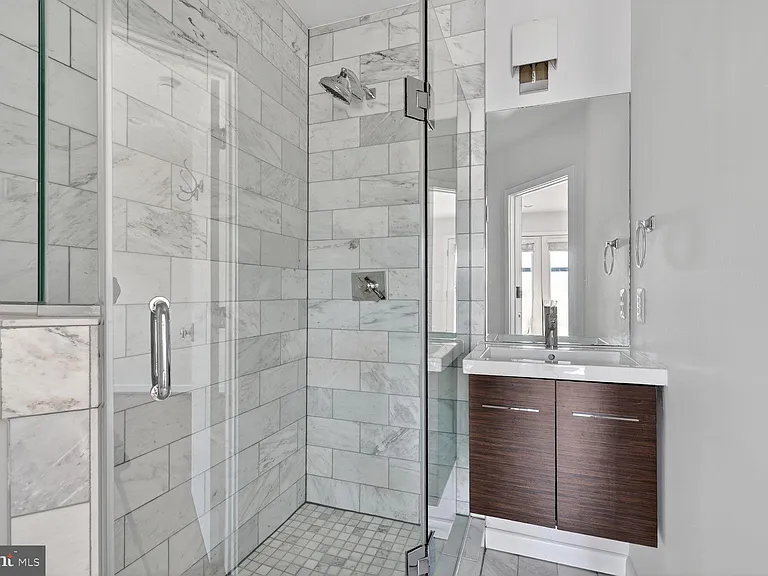 3430 Brown St NW #4 — Photo 11