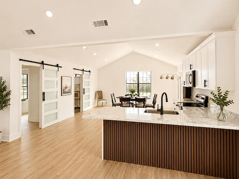 5114 Bay St — Photo 12