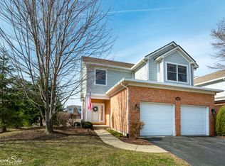 9048 Falcon Greens Dr, Crystal Lake, IL 60014