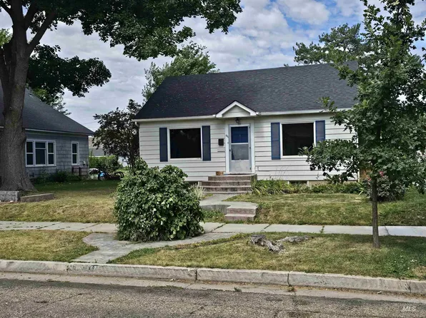 611 17th Ave S, Nampa, ID 83651
