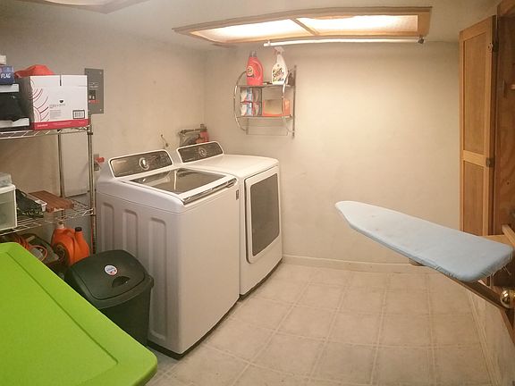 Laundry Room in Garage