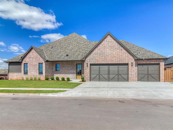 3rd image of 3200 Gold Finch Dr