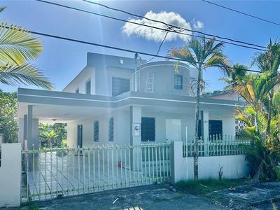 137 Los Nardos La Ceiba, Juncos, PR, 00777
