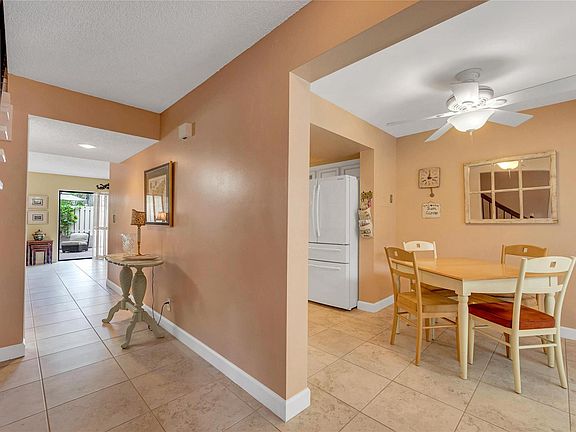 5th image of 105 Bonnie Brae Way #105