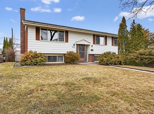 209 Glen Castle Rd, Kingston, ON K7M 4N7
