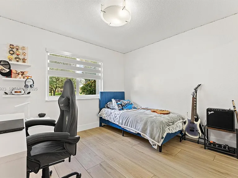 16841 SW 5th Ct — Photo 21