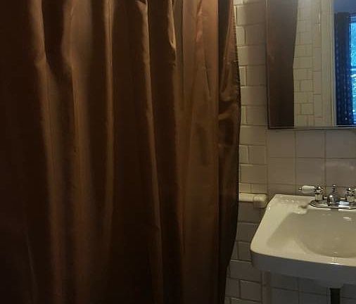 3rd image of 871 Park Ave
