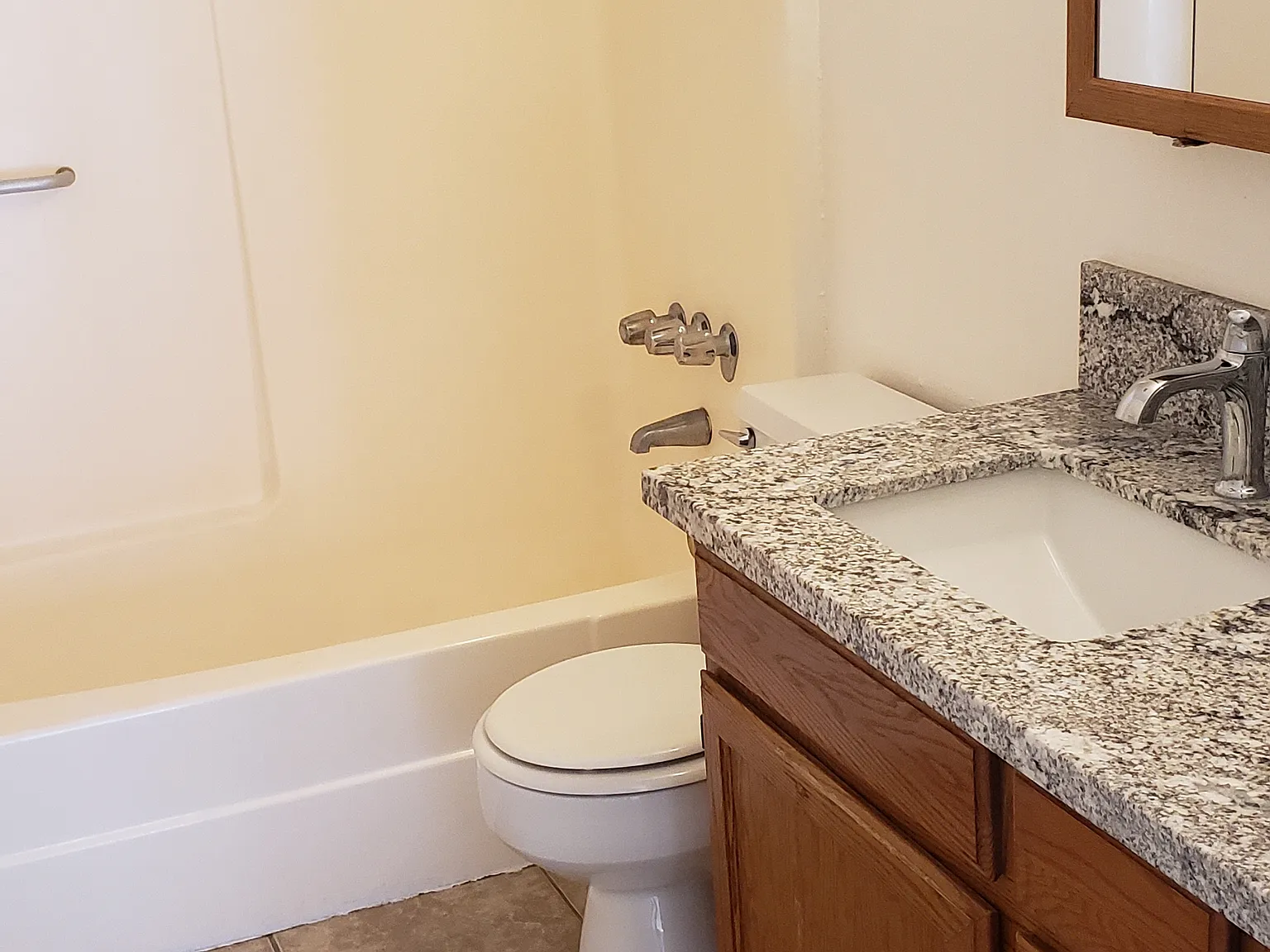 1 bed, 600 sqft, $818 — Photo 4