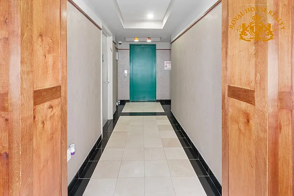 Sold by Royal House Realty, Inc. | media 17