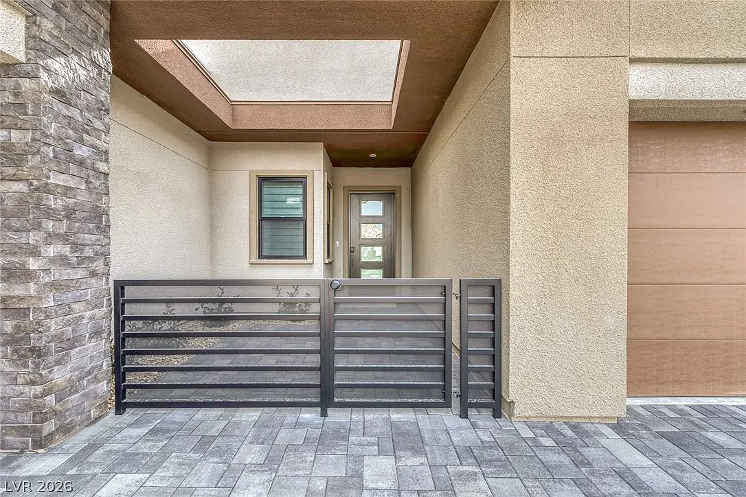 3 bed, 2.5 bath, 2759 sqft, $5,650 — Photo 4