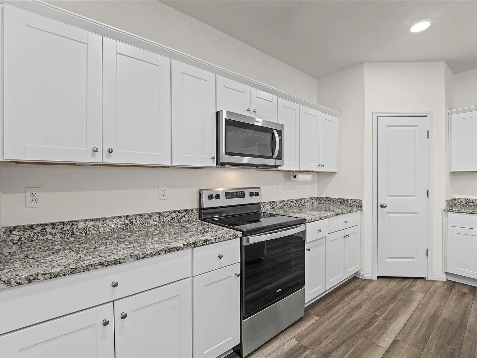 5 bed, 3.0 bath, 2625 sqft, $2,500 — Photo 4