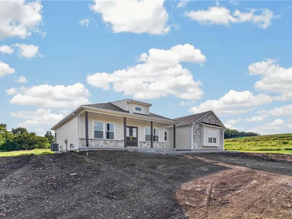 700 W Marlow St, Odessa, MO 64076