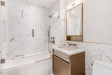 Rented by R New York