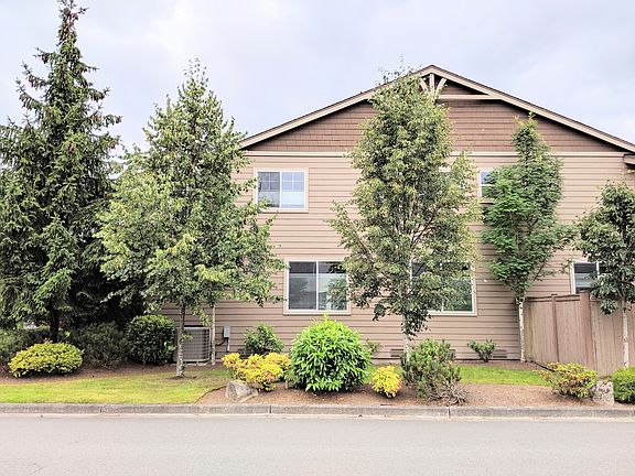 3rd image of 11071 Muirwood Way NE