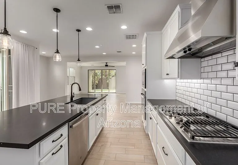 1827 S Follett Way — Photo 6