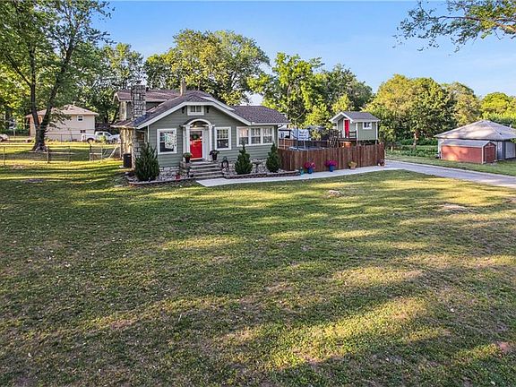 3rd image of 4728 Kimball Ave