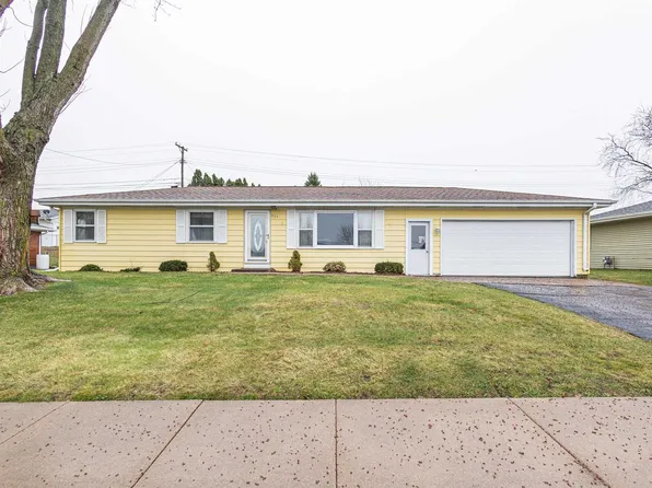 233 St Ann Avenue, Dickeyville, WI 53808