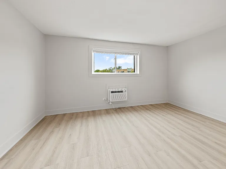 5616 N Washtenaw Ave #202 — Photo 9