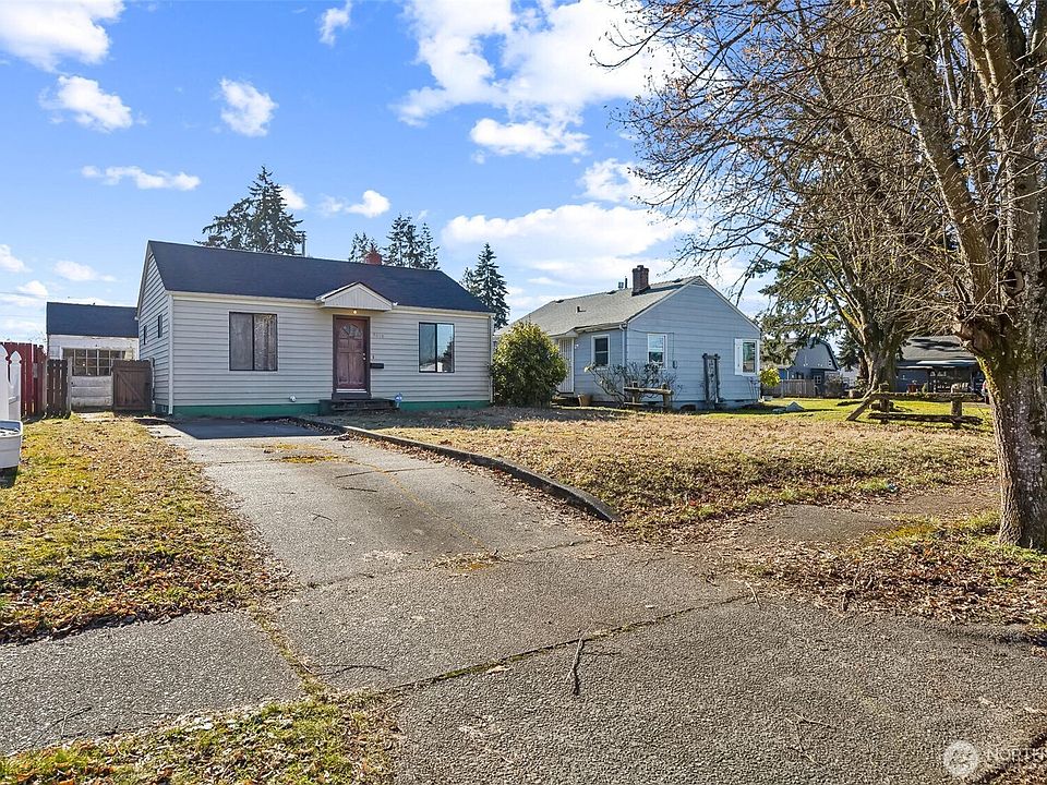 1st image of 4618 S American Lake Boulevard