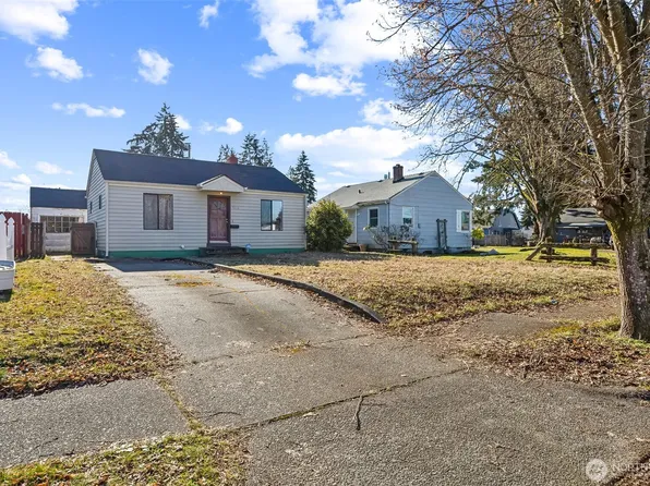 4618 S American Lake Boulevard, Tacoma, WA 98409