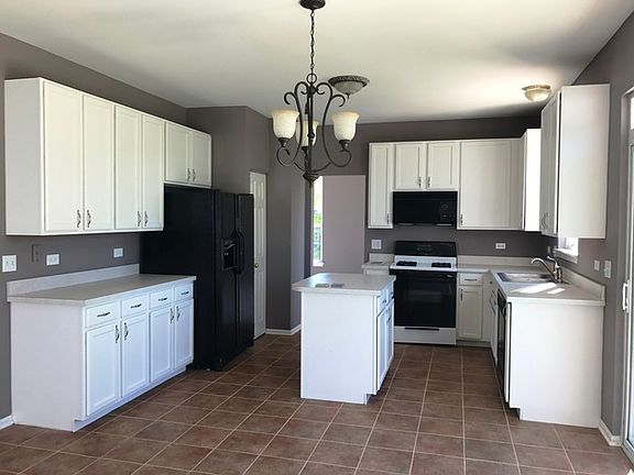 4th image of 2806 E Bridleway Ct