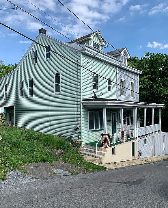1st image of 202 N 9th St