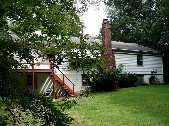 2nd image of 348 Jefferson St