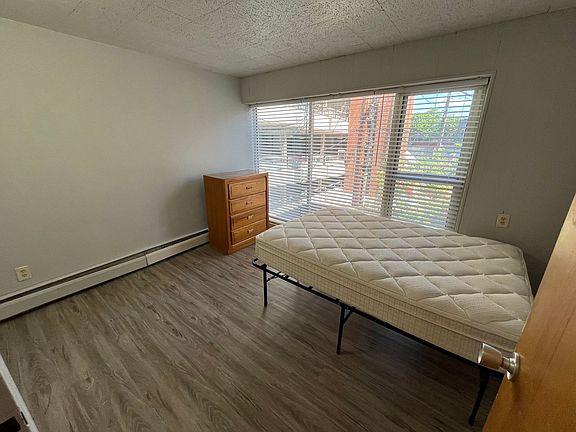 5th image of 543 Church St APT 4