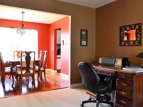 4th image of 2099 Foxtail Dr
