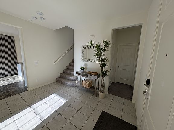 4th image of 3032 E Penny Ln