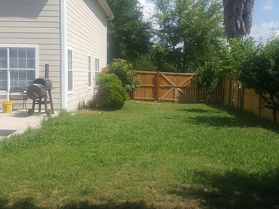 3rd image of 901 Whispering Hollow Dr
