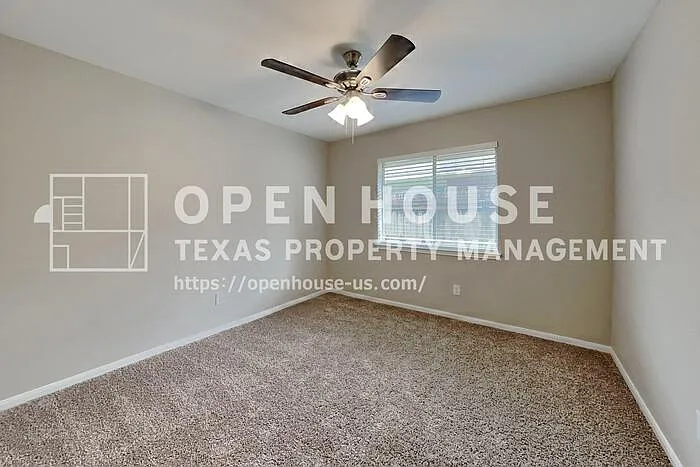 2222 Friarwood Trl — Photo 16