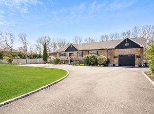 43 Homestead Ave, Westhampton Beach, NY 11978