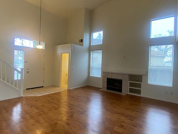 5th image of 9385 Windrift Ln