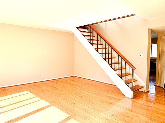 3rd image of 3209 University Blvd W APT 21