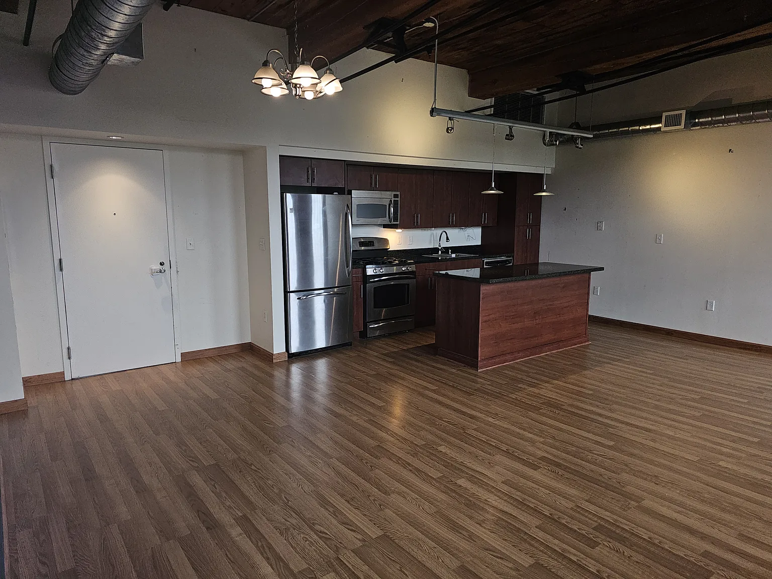 1 bed, 787 sqft, $2,000 — Photo 2