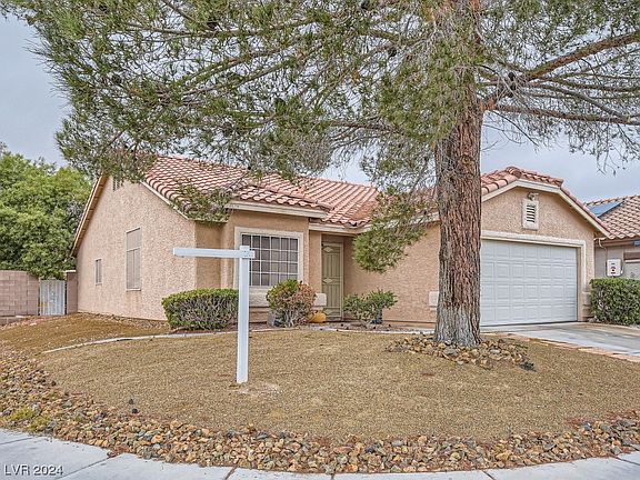 2nd image of 4605 Silver Shore Ct