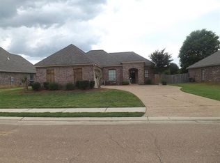 107 Bankside Dr, Canton, MS 39046