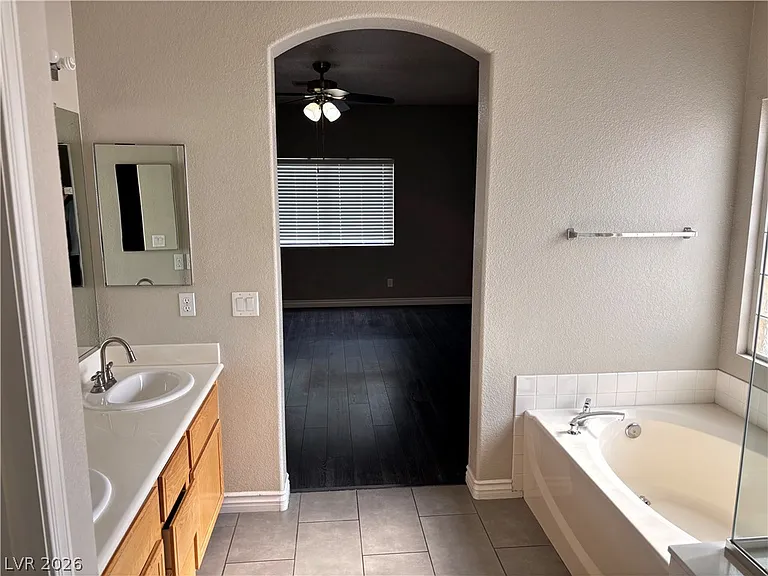 10628 S Olivebranch Ave — Photo 10