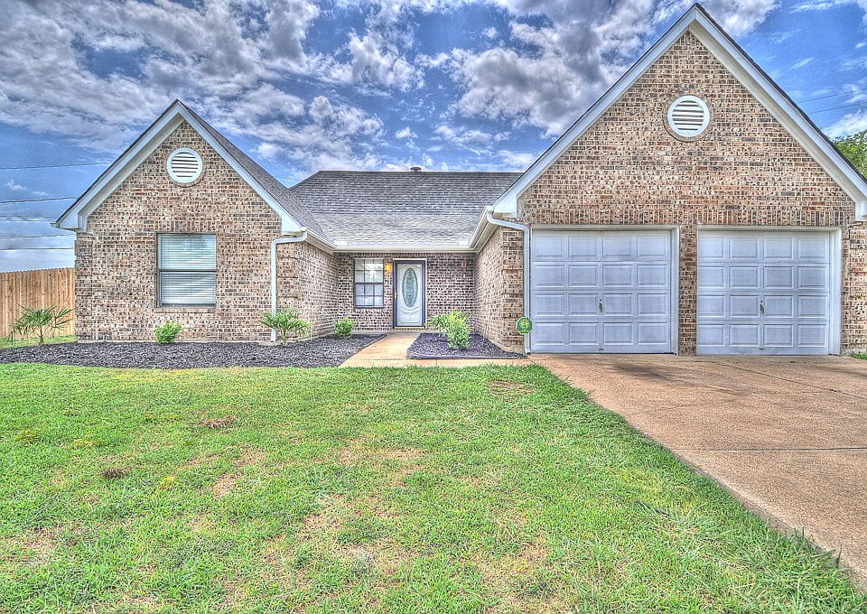 1st image of 6114 Maple Leaf Dr
