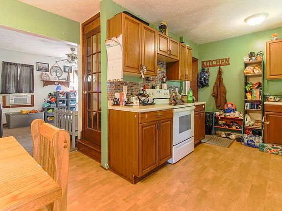 4th image of 951 Herring Ave