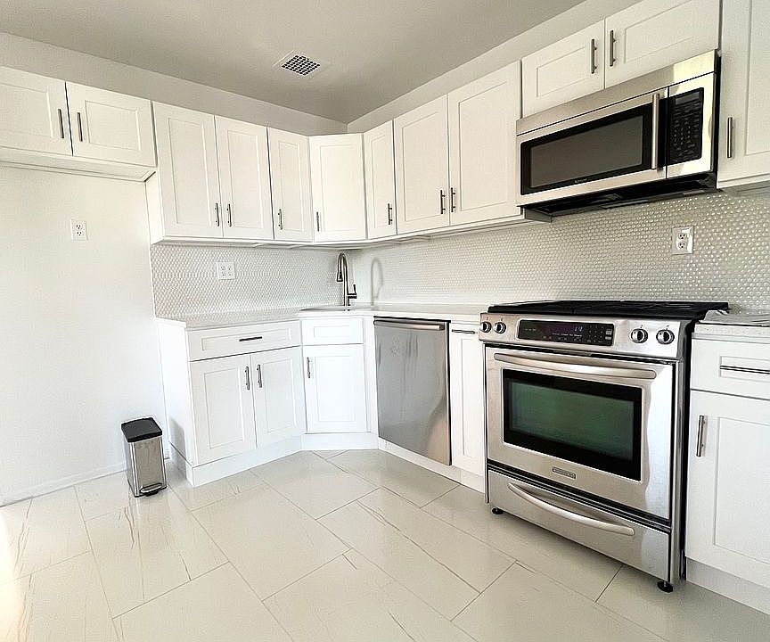 1st image of 18-28 Bell Blvd #2