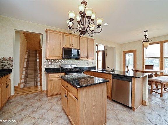 5th image of 3 Camellia Ct