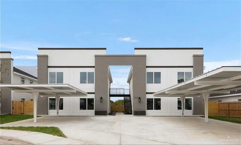 3 bed, 2.0 bath, 1200 sqft, $1,800 — Photo 1