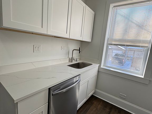 5th image of 3346 N Central Park Ave #1N