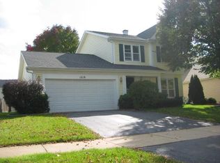 1219 W Weston Dr, Arlington Heights, IL 60004