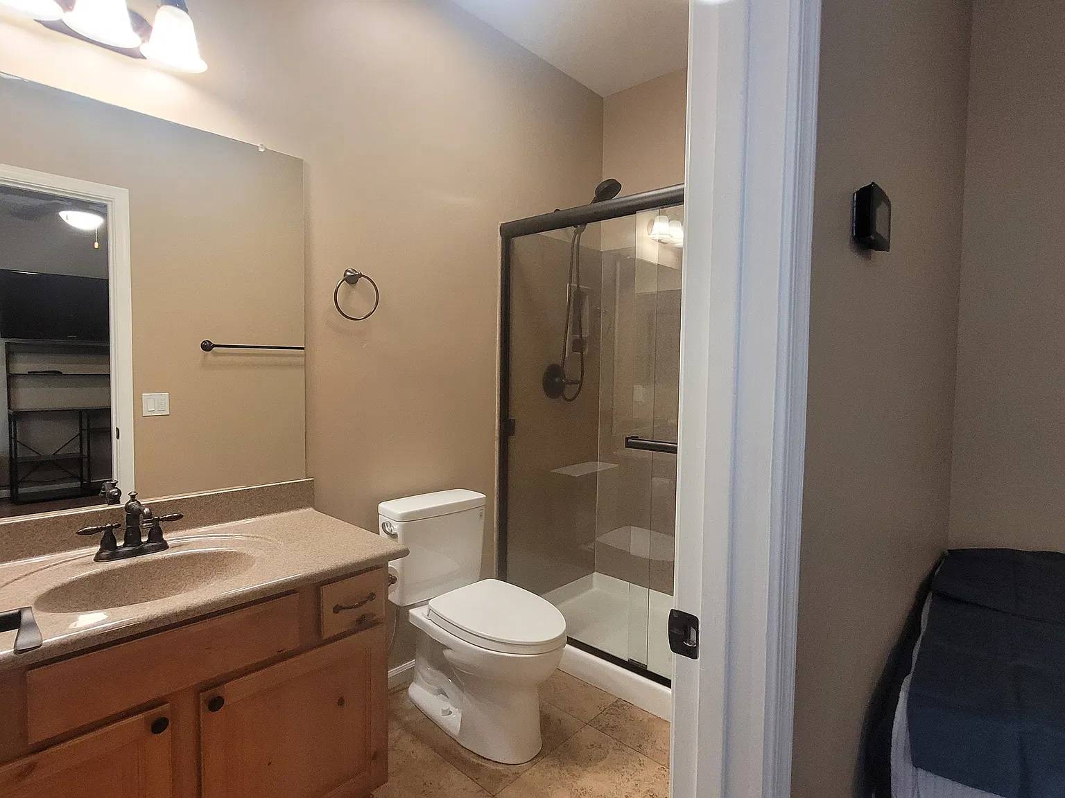 Studio, 220 sqft, $950 — Photo 2